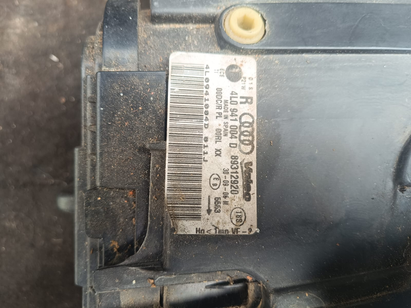 Přední světlo pravé AUDI Q7 (2007 -09) - 4L0941004D